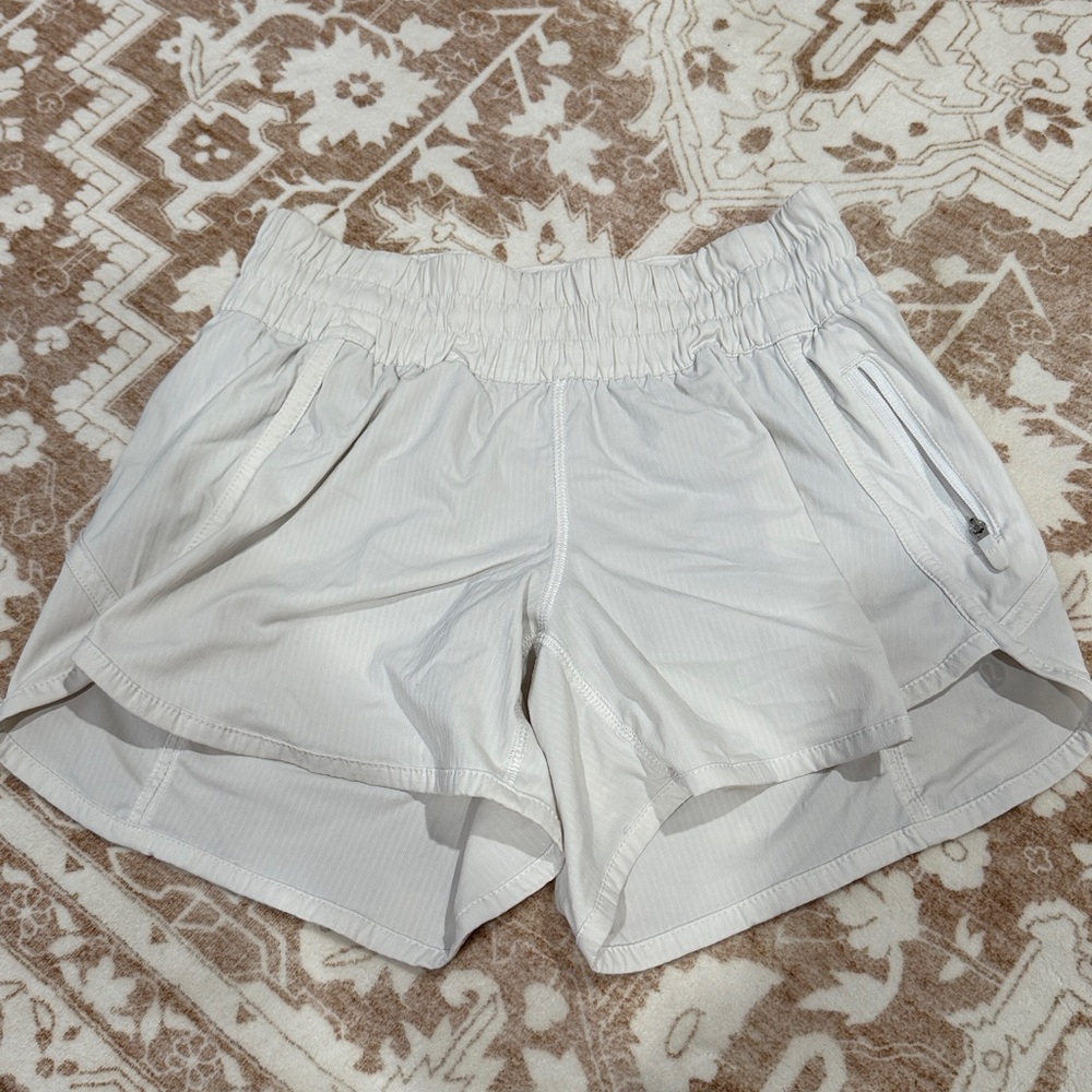 Lululemon Low Rise Tracker Shorts 4"